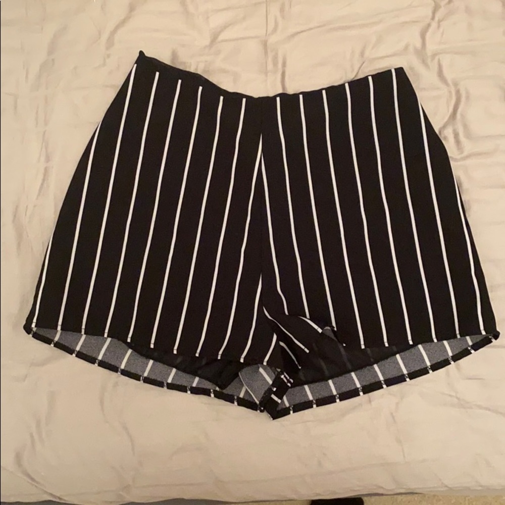 Love TM vertical striped short size s